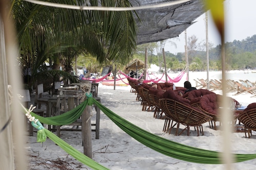 Sandbank Restaurant & Camping Koh Rong