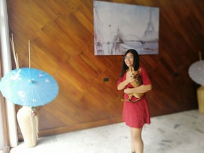 32-inch Smart TV with satellite channels, TV - Kartagus Hotel (San Salvador)