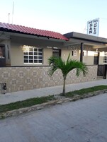 Fachada de la propiedad