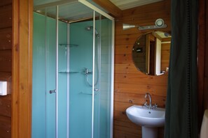 Bathroom - Camping Caravaning Château de Bouafles (Bouafles)