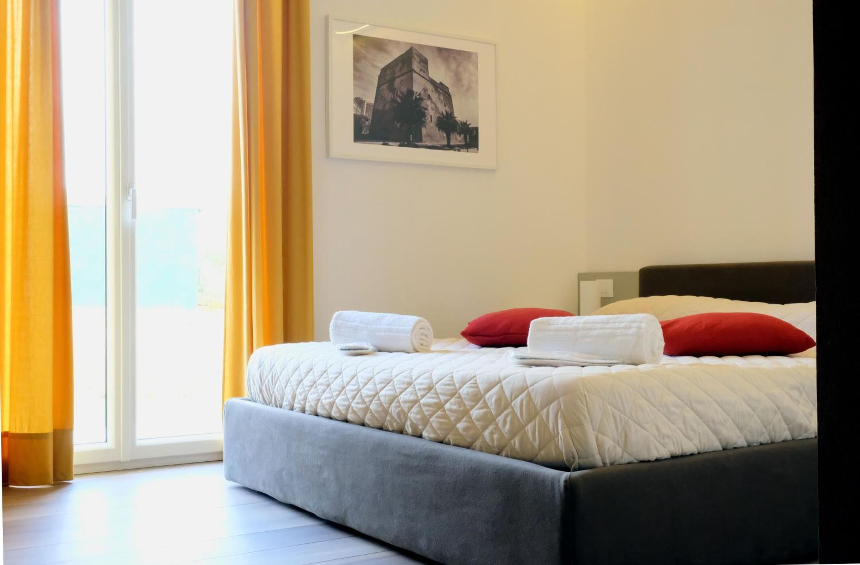 5 camere, biancheria da letto di alta qualità, minibar, una scrivania
