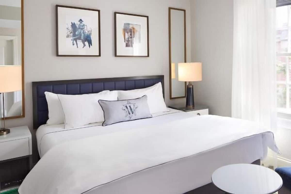Ropa de cama de alta calidad y minibar