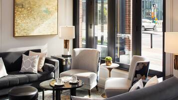 Lobby-lounge