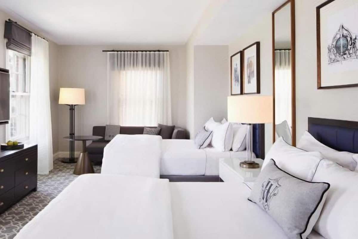 Premium bedding, minibar, in-room safe, iron/ironing board
