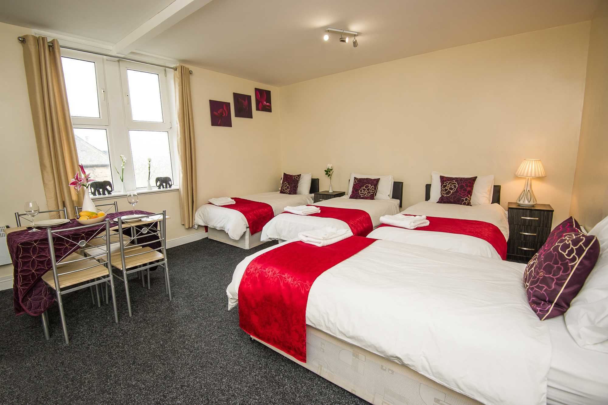 Executive Studio, Multiple Beds | Iron/ironing board, free WiFi, bed sheets