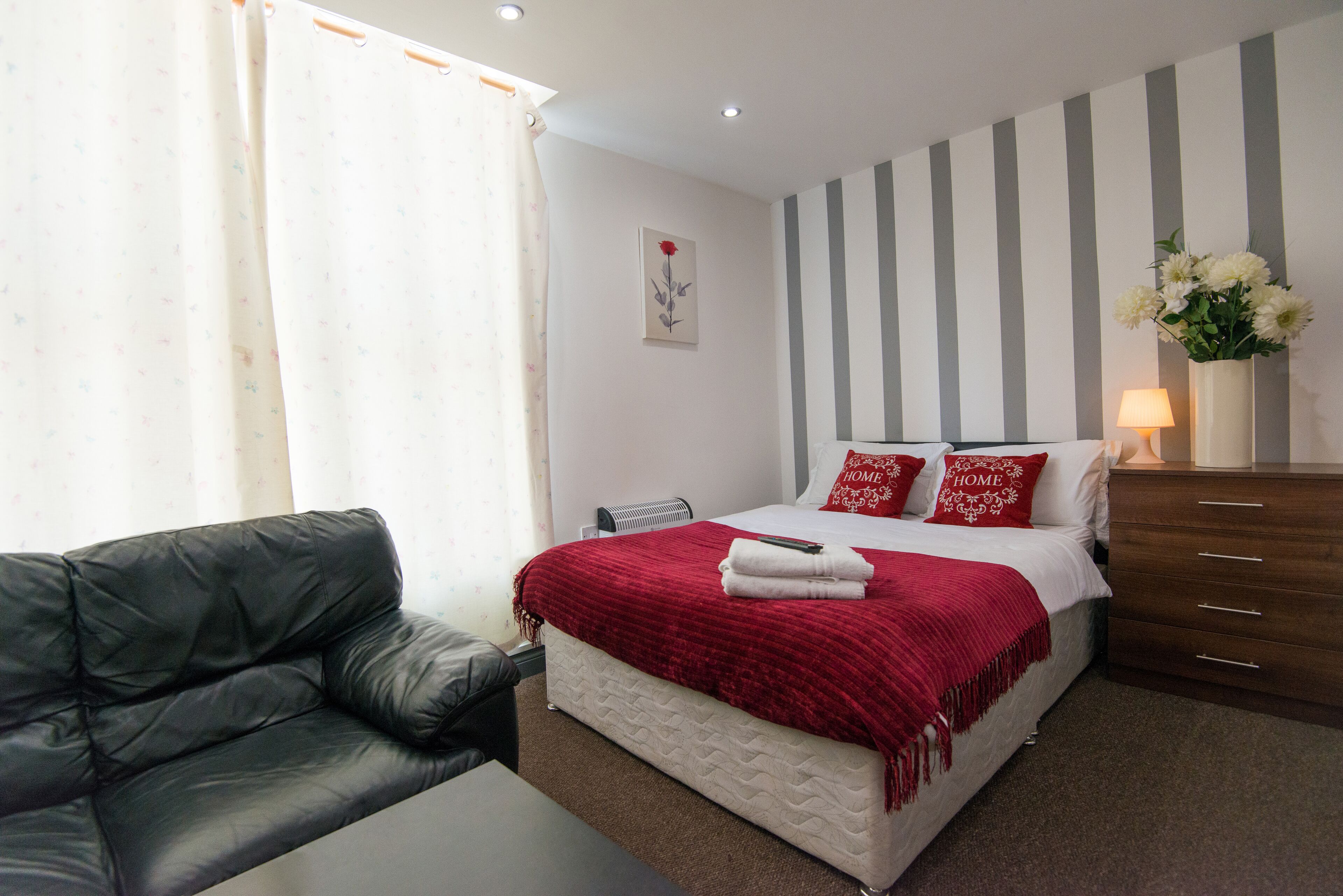 Deluxe Studio, Multiple Beds | 1 bedroom, iron/ironing board, free WiFi