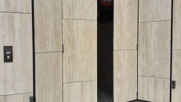 Aparcamiento sin asistencia (35 EUR por día)