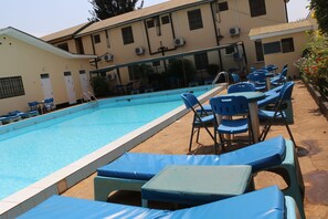 Outdoor pool - Springlands Hotel Moshi (Moshi)