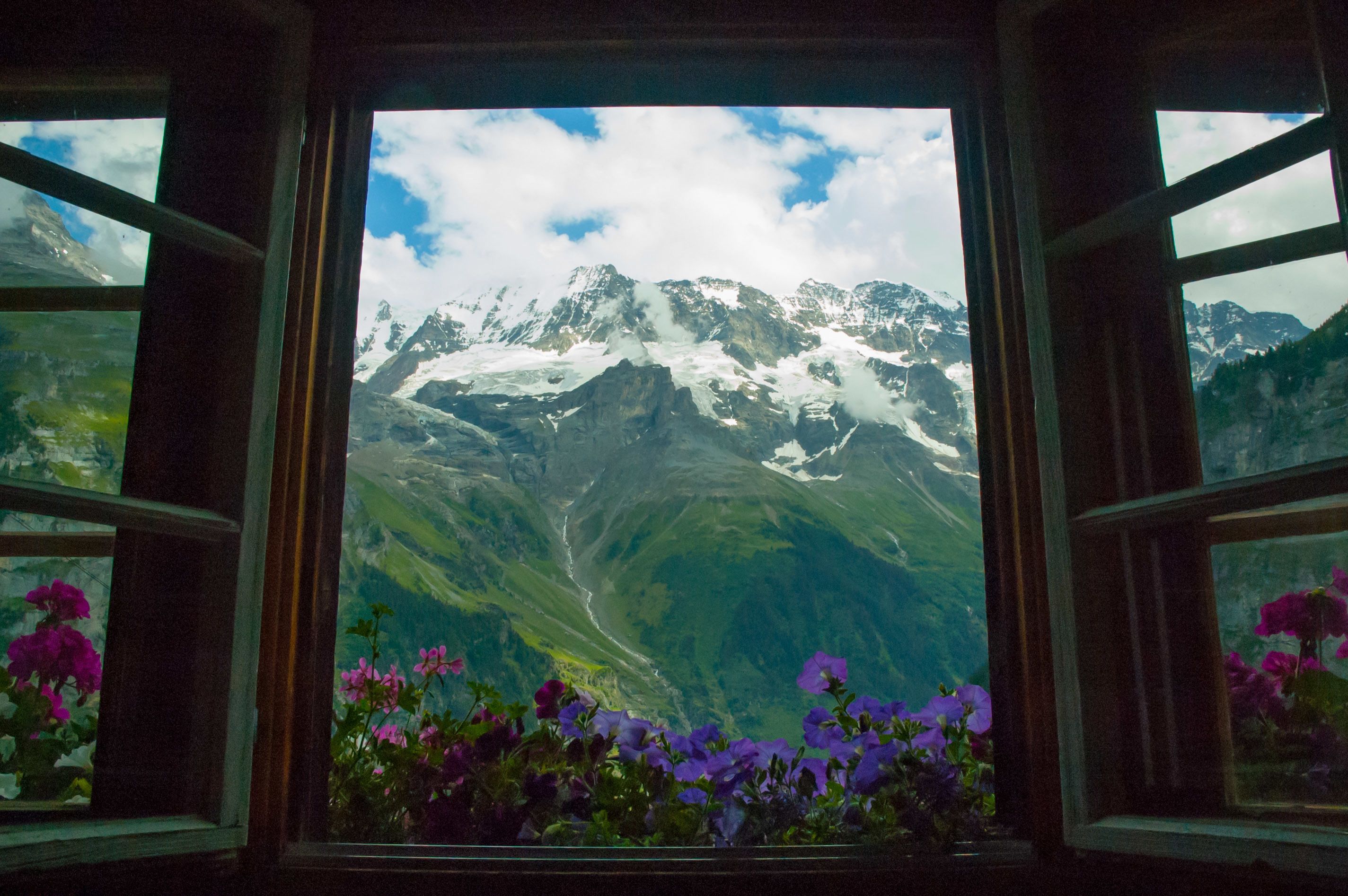 Shared Dormitory, Men only, Mountain View | Free WiFi, bed sheets