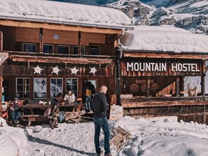 Exterior - Mountain Hostel Gimmelwald (Lauterbrunnen)