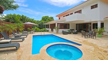 Piscina externa