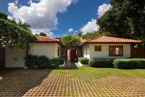 Villa, 1 cama King size, para no fumadores | Vista a la calle
