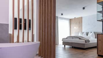 Suite Romantique | Coffres-forts dans les chambres, bureau, Wi-Fi gratuit, draps fournis