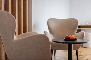 Romantic Suite | In-room safe, desk, free WiFi, bed sheets - Hotel Alpenrose  (Curon Venosta)