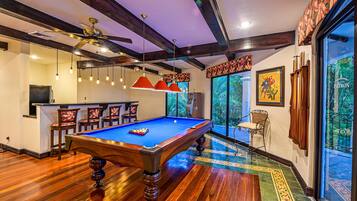 House, Multiple Beds (Casa Patron) | Living area | Flat-screen TV