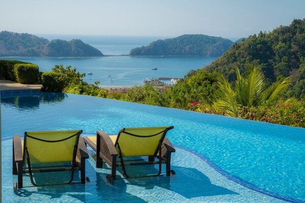 Rumah (5 Bedrooms) | Bagian depan properti