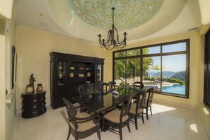 House, Multiple Beds (Casa Puesta del Sol) | Dining room