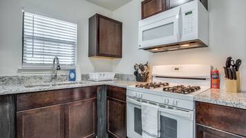 ํธ๋๋์
๋ ํ์ฐ์ค | ์ ์ฉ ์ฃผ๋ฐฉ | ๋์ฉ๋ ๋์ฅ๊ณ , ์ ์๋ ์ธ์ง, ์ค๋ธ, ์ฟกํ