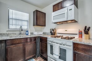 Private kitchen - Gateway Casita (San Antonio)