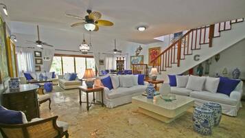 Villa, 1 King Bed, Non Smoking | Living room | LCD TV, DVD player