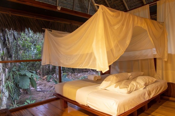 Deluxe Cabin, 1 Bedroom, Private Bathroom | Bed sheets