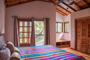 Casa exclusiva, 5 habitaciones, no fumadores | 5 dormitorios, caja fuerte, tabla de planchar con plancha y wifi gratis