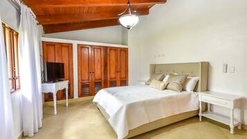 Villa, 1 King Bed, Non Smoking | 5 bedrooms, free WiFi, bed sheets