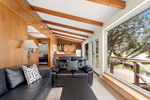 The Cabin on Canyon Lake!