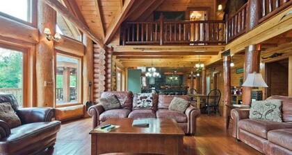 Luxury Lakefront Home On 155 Private Acres: Family Reunions, Weddings, Events