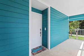 Unclassified image, 3 of 34, button - Waterfront Matlacha Condo w/ Patio & Pool Access (Matlacha)