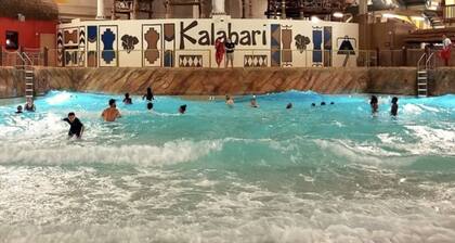 Viihtyisä 5BDR, jossa elokuva- / pelihuonetalo lähellä Camelback / Kalahari / kasino / myyntipisteitä / järvi