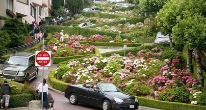 Classic And Cozy Home Away From Home In Beautiful And Convenient Russian Hill