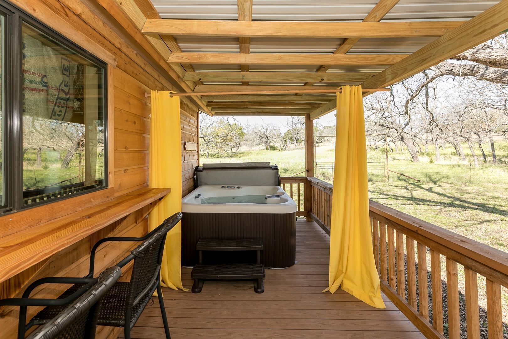 Live Oak Creek Cabins- Mollie's Cabin | Hot Tub | Pet-Friendly
