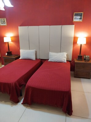 1 bedroom, iron/ironing board, free WiFi, bed sheets - Whitestar in Salina (Naxxar)