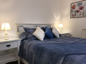 1 bedroom, iron/ironing board, Internet, bed sheets