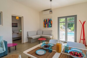 Dining - Villa with private pool and sea view located between Chania and Rethymnon, Lake Kournas (Patima)