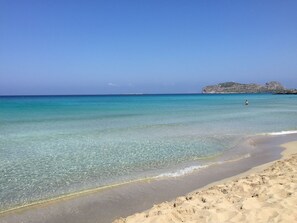 Beach nearby - Villa with private pool and sea view located between Chania and Rethymnon, Lake Kournas (Patima)