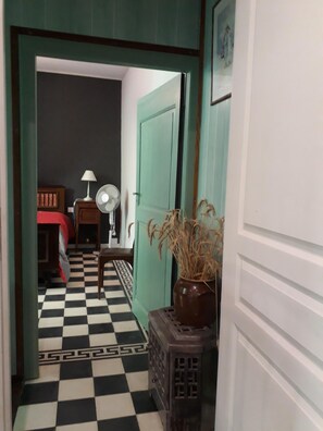 2 bedrooms, iron/ironing board