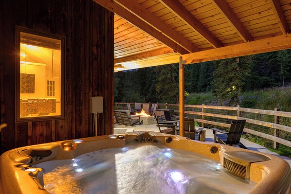 Terrace/patio - Slopeside River Front Luxury Chalet I HotTub I Firepit I Views I Best Price I Discounted Attractions (Winter Park)