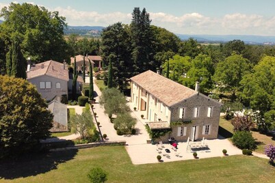 Le Four à Pain, 10 p., at the beautiful “Domaine de Vincenti”