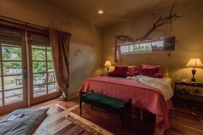 2 bedrooms, desk, iron/ironing board, free WiFi