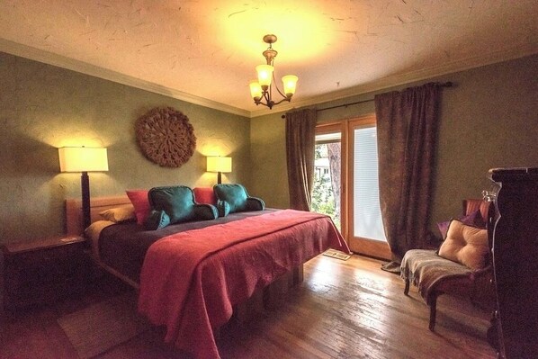 2 bedrooms, desk, iron/ironing board, free WiFi