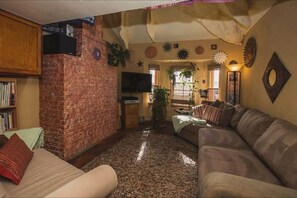 Smart-tv och en stereo