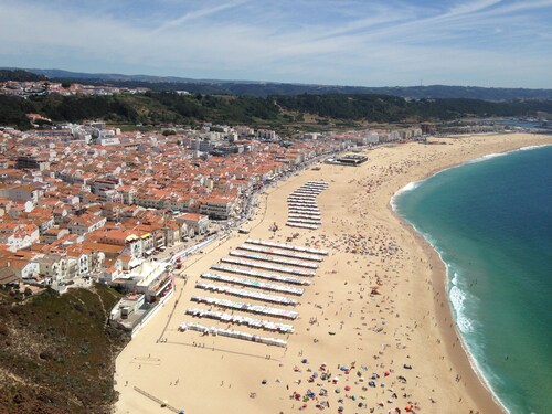 2 minutes to beach, Oceanfront- Family Friendly apt,(T3) Pool, Indoor Parking