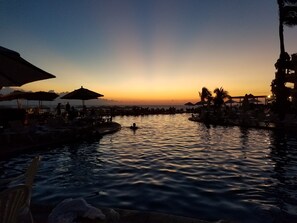 Piscina all'aperto, una piscina riscaldata