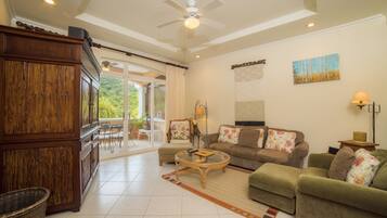 Condo, Berbilang Katil (Los Suenos Resort Colina 15C) | Ruang tamu | TV skrin rata