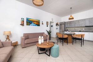 Smart TV, music library, stereo - Gabriel House On The Beach.
Full renovated April 2024 
Very Peaceful Area  (Monolithos)