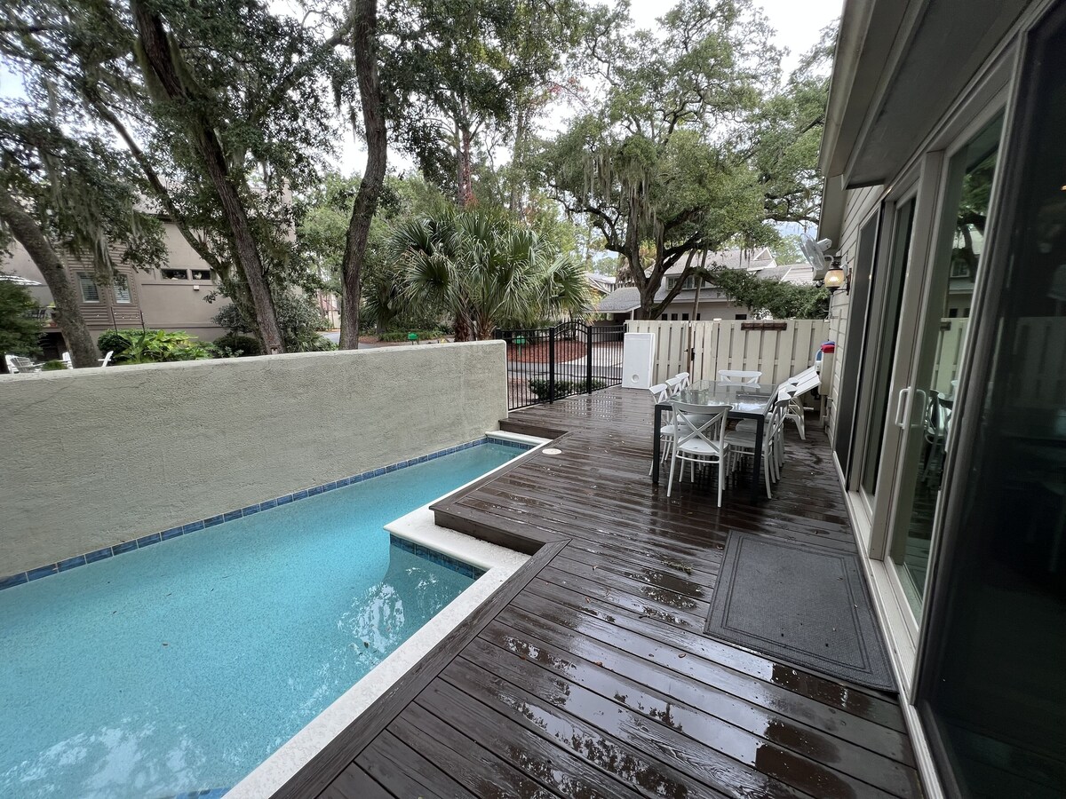 Fall Winter Escape: Value for Golf/Tennis/Pickleball Family Getaways best Locale