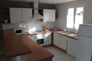Fridge, microwave, oven, stovetop - house iris de70m² close to the beach all quiet area with bike (Rivedoux-Plage)