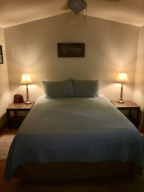 1 slaapkamer, bedden met traagschuimmatras, een strijkplank/strijkijzer